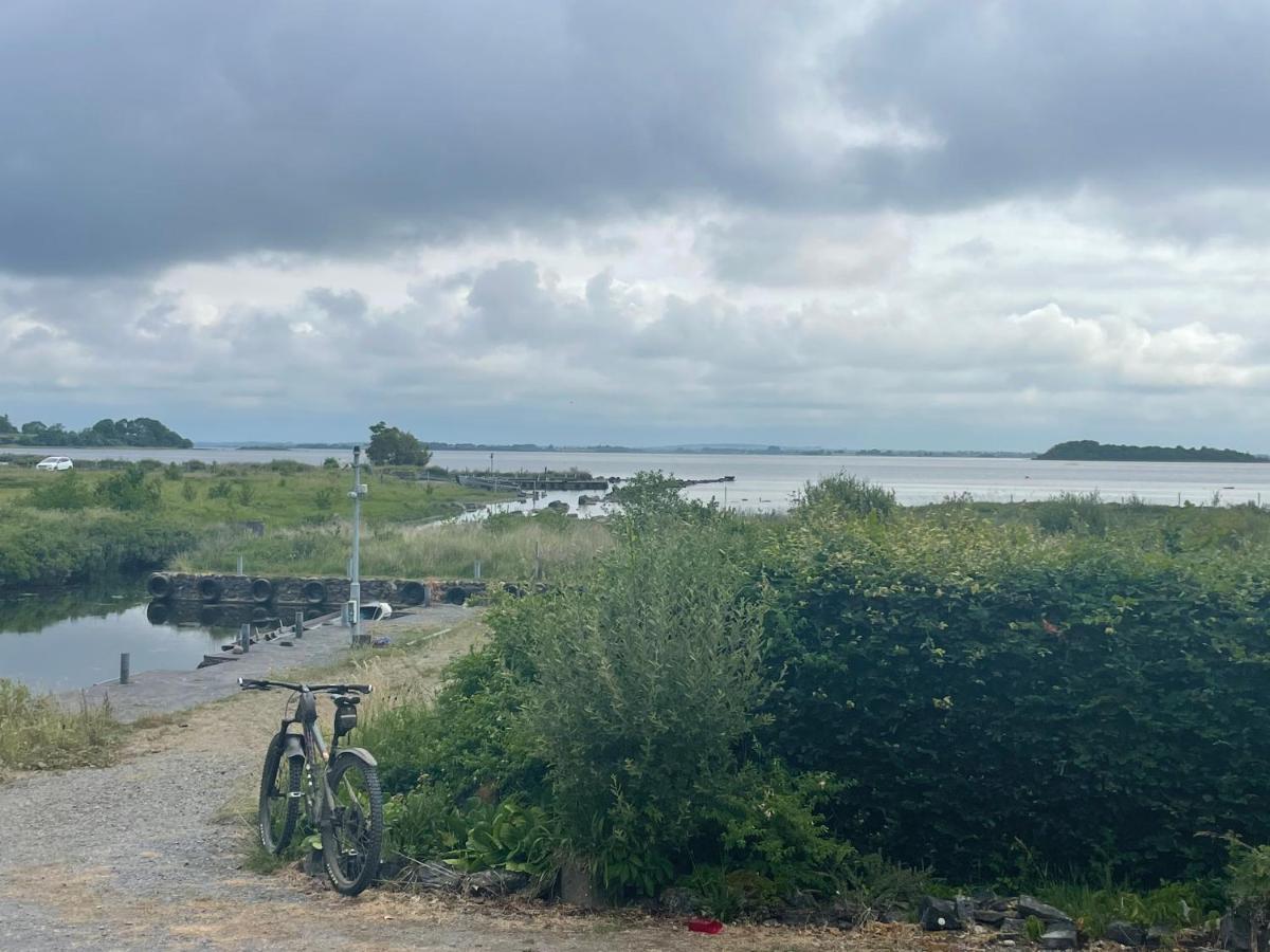 Lakeland Midsummer Lakehouse Oughterard Exterior photo