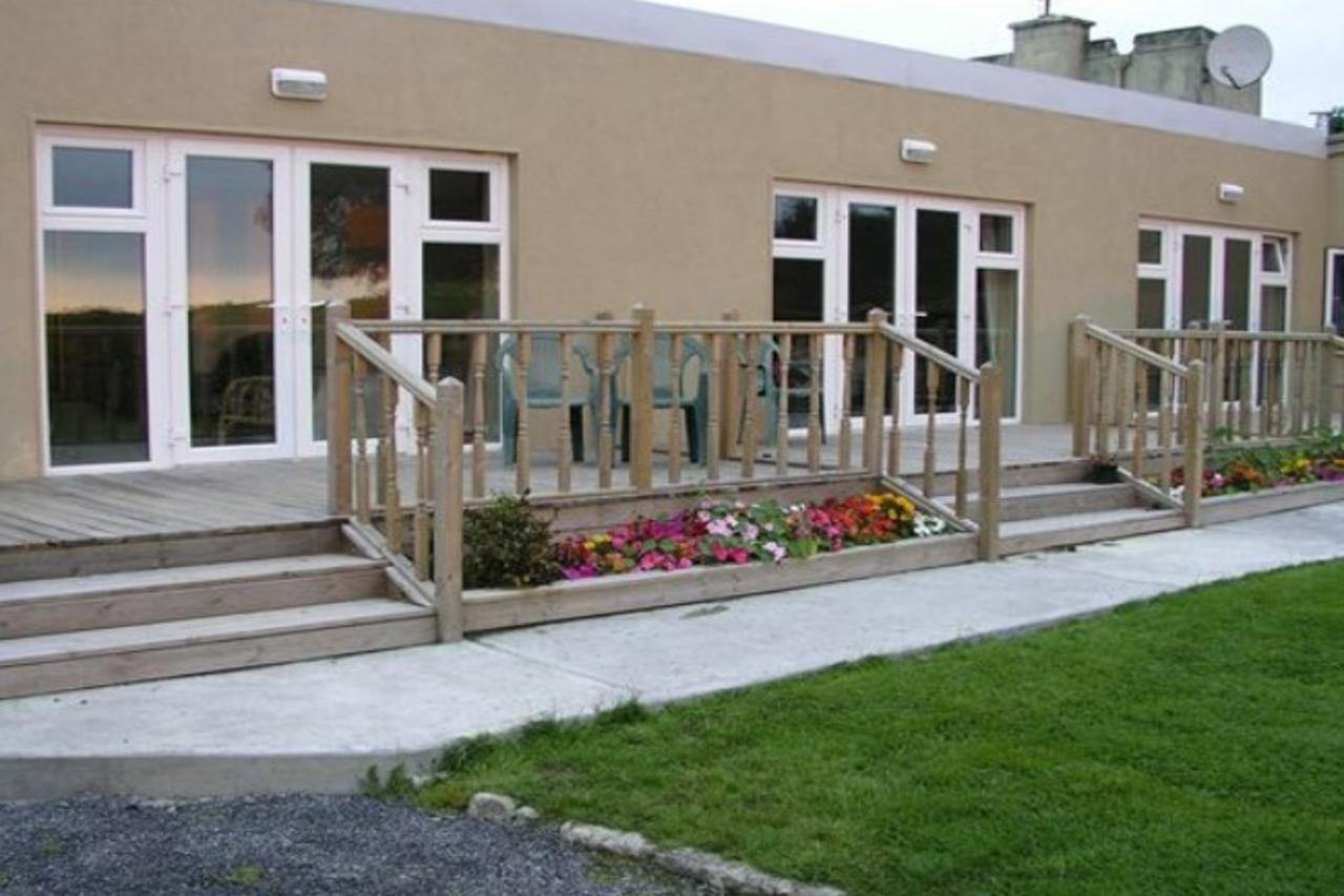 Lakeland Midsummer Lakehouse Oughterard Exterior photo