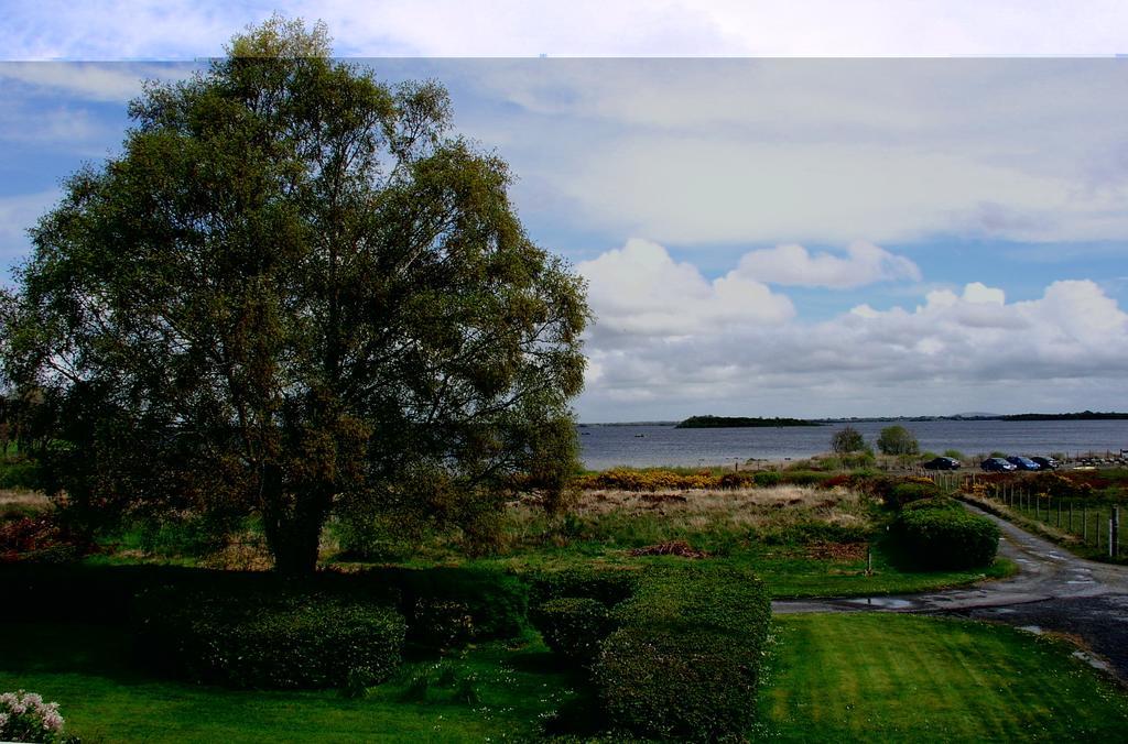 Lakeland Midsummer Lakehouse Oughterard Exterior photo