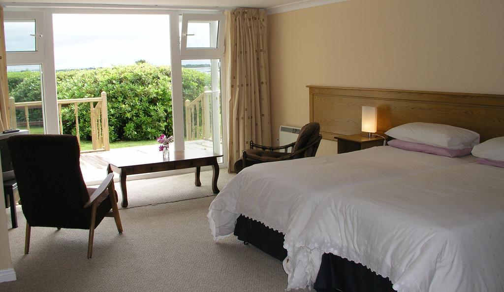 Lakeland Midsummer Lakehouse Oughterard Room photo