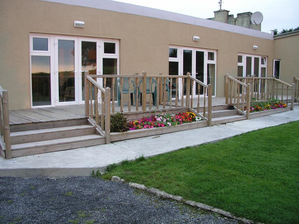 Lakeland Midsummer Lakehouse Oughterard Exterior photo